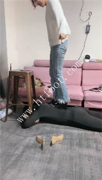 jie0ed01qsq.jpg