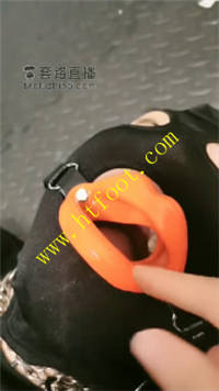 2ubuvetx41p.jpg