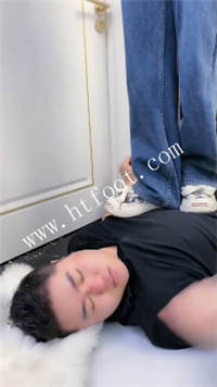 czfurnb20bg.jpg