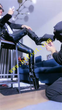 ustcec0r1hi.jpg