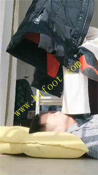 zucqvjs04l4.jpg