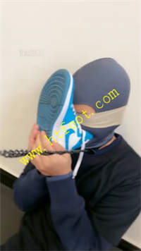 mbwaaxczf41.jpg