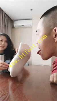 zyw0od5hyor.jpg