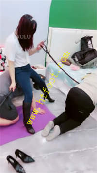 yzu25jn41g3.jpg