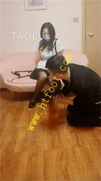 m1r035ej22h.jpg