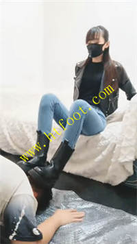 3vcfjmlej04.jpg