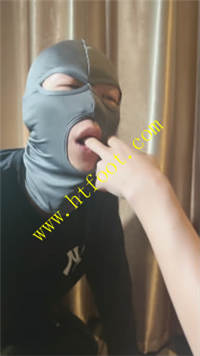 cq0vw4txof2.jpg