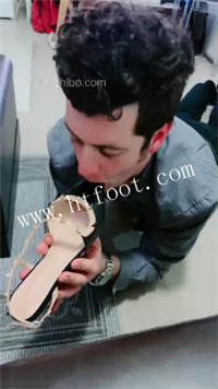 z3vduhprwme.jpg