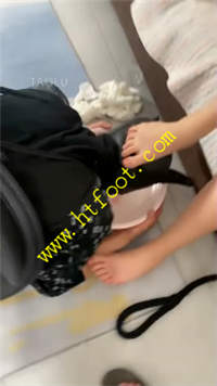 zni1db2k1iv.jpg