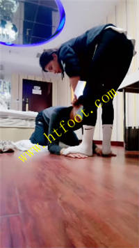 mu2hagf30f1.jpg