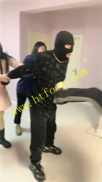rkqeony5uc4.jpg
