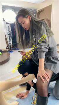 yhdvstm4sb3.jpg