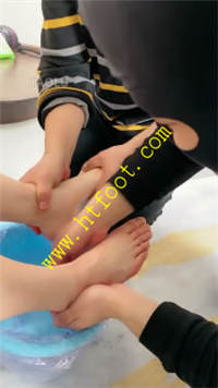 2uqu01bhv3c.jpg