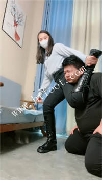 my3a35yveev.jpg