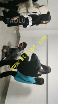 21tmcg1n5sm.jpg