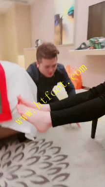 pw00kprxmj5.jpg
