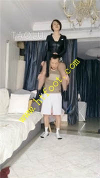 nvbya2hufki.jpg