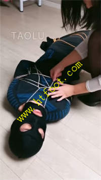 y0m3hs3fd52.jpg