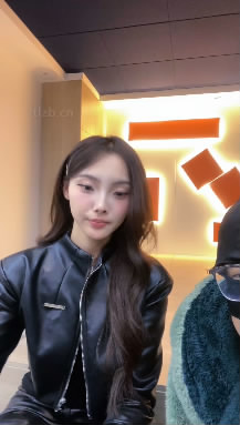 m1nkc4wvj51.jpg