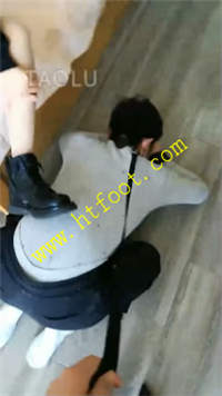 kcuz1nwvbv2.jpg