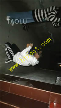 azrwpts2j4s.jpg