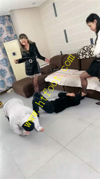 2m2qcysmr23.jpg