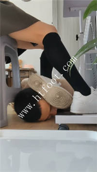 qm0pay13tld.jpg