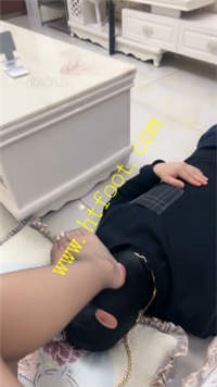 cw2bu5tmrpm.jpg