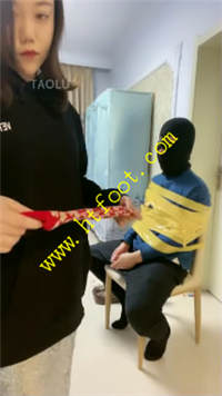 oup22x4rrqr.jpg