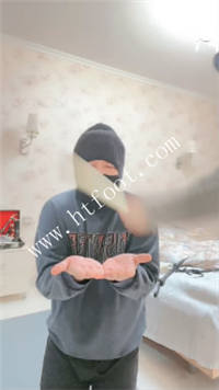 ablrhsq0exa.jpg
