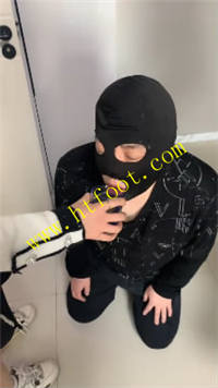 baeefdyl4l0.jpg