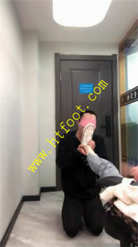 hx1abc2qrw0.jpg