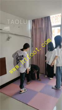 lyomaxrwb14.jpg