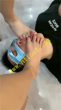 vhjnxq200hu.jpg