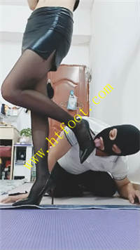 v04xcma2pg4.jpg
