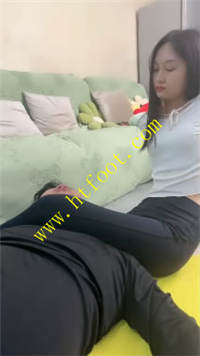 lqzegji4ur1.jpg