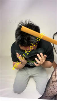 avkr2x0skya.jpg