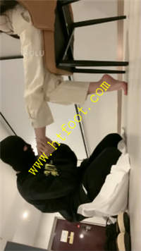 0de4cm4uuxr.jpg