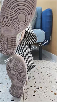 wvzvin43cny.jpg