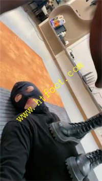 dm4ztc2xa1f.jpg