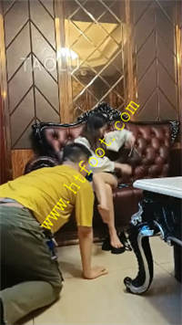 buqoff2eynn.jpg