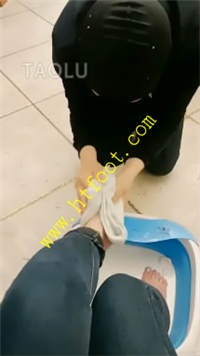 2kzpucazttd.jpg