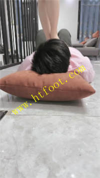 w2sjsm03htc.jpg