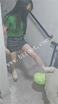 1sl2v1xo4cr.jpg