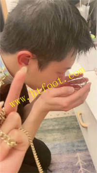 zyo4ly2c5f1.jpg