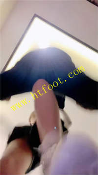 flt2aynvlwp.jpg