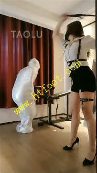 lv032lflnfi.jpg