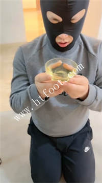 axqsiuyvqgm.jpg