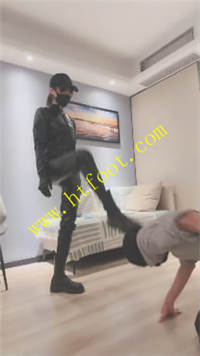 nxh0tqr5dup.jpg
