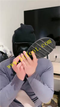 s140dh0kb3r.jpg